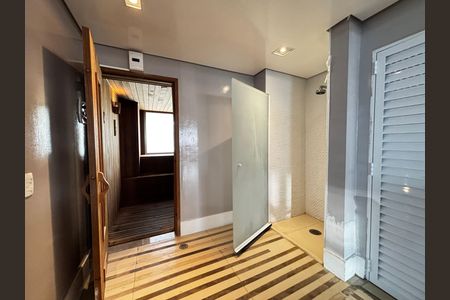 Apartamento à venda com 332m², 4 quartos e 4 vagas Apartamento à venda com 332m², 4 quartos e 4 vagasSauna