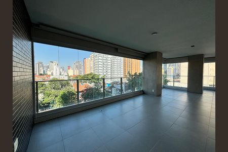 Apartamento à venda com 332m², 4 quartos e 4 vagas Apartamento à venda com 332m², 4 quartos e 4 vagasVaranda