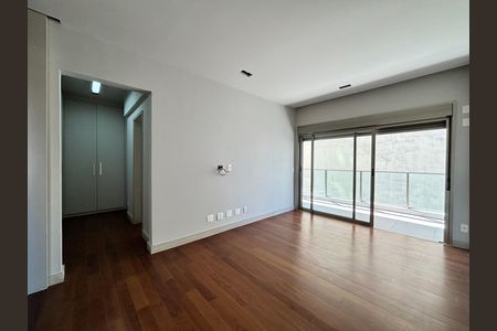 Apartamento à venda com 332m², 4 quartos e 4 vagas Apartamento à venda com 332m², 4 quartos e 4 vagasQuarto 1