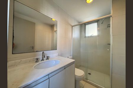Apartamento à venda com 332m², 4 quartos e 4 vagas Apartamento à venda com 332m², 4 quartos e 4 vagasBanheiro Quarto 2