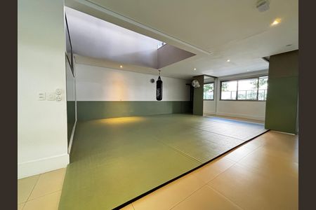 Apartamento à venda com 332m², 4 quartos e 4 vagas Apartamento à venda com 332m², 4 quartos e 4 vagasSala de Lutas