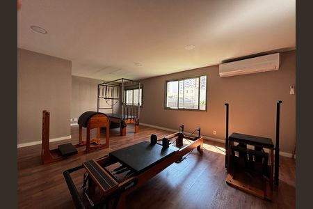 Apartamento à venda com 332m², 4 quartos e 4 vagas Apartamento à venda com 332m², 4 quartos e 4 vagasPilates