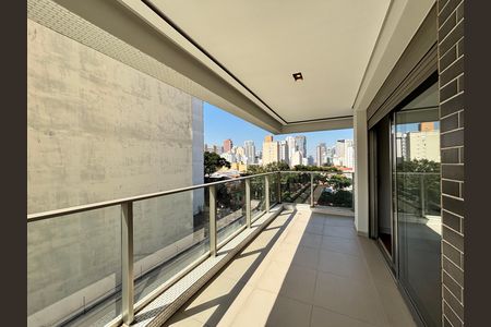 Apartamento à venda com 332m², 4 quartos e 4 vagas Apartamento à venda com 332m², 4 quartos e 4 vagasVaranda Quarto 1