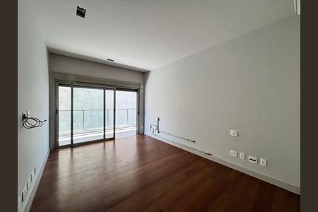 Apartamento à venda com 332m², 4 quartos e 4 vagas Apartamento à venda com 332m², 4 quartos e 4 vagasQuarto 1
