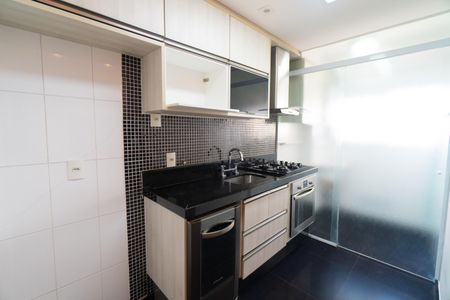 Cozinha de apartamento para alugar com 1 quarto, 90m² em Jardim Prudência, São Paulo