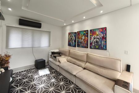 Casa de condomínio à venda com 360m², 3 quartos e 2 vagasSala de TV