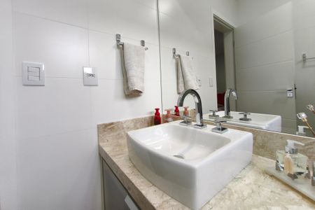 Casa de condomínio à venda com 360m², 3 quartos e 2 vagasBanheiro Suíte 3