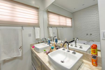 Casa de condomínio à venda com 360m², 3 quartos e 2 vagasBanheiro Suíte 2