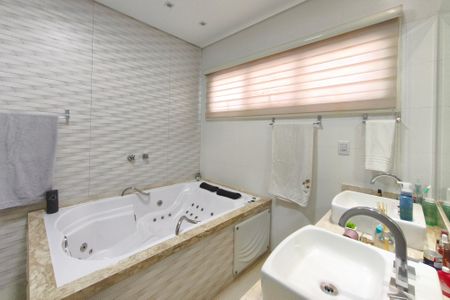 Casa de condomínio à venda com 360m², 3 quartos e 2 vagasBanheiro Suíte 2