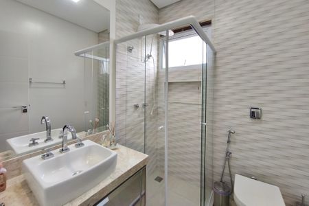 Casa de condomínio à venda com 360m², 3 quartos e 2 vagasBanheiro Suíte 3