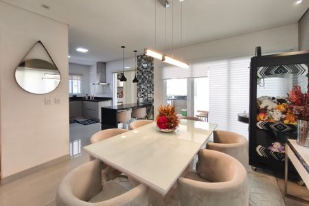 Casa de condomínio à venda com 360m², 3 quartos e 2 vagasSala de Jantar