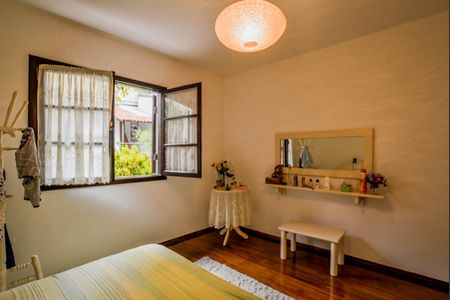 Casa à venda com 253m², 2 quartos e 4 vagasQuarto Suíte