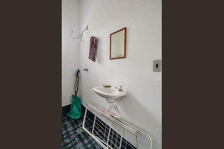 Casa à venda com 253m², 2 quartos e 4 vagasBanheiro de serviço