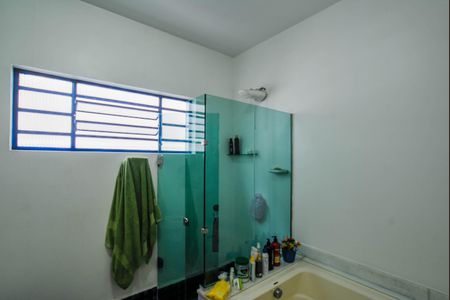 Casa à venda com 253m², 2 quartos e 4 vagasBanheiro da Suíte
