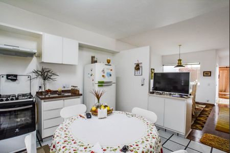 Casa à venda com 253m², 2 quartos e 4 vagasCozinha