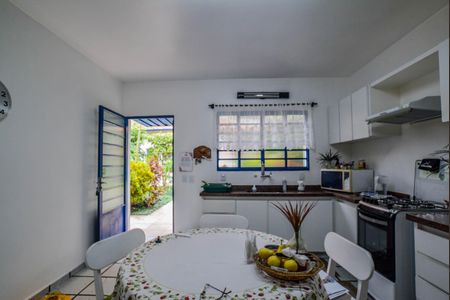 Casa à venda com 253m², 2 quartos e 4 vagasCozinha
