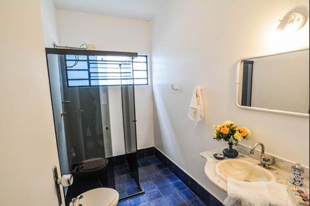 Casa à venda com 253m², 2 quartos e 4 vagasBanheiro Social