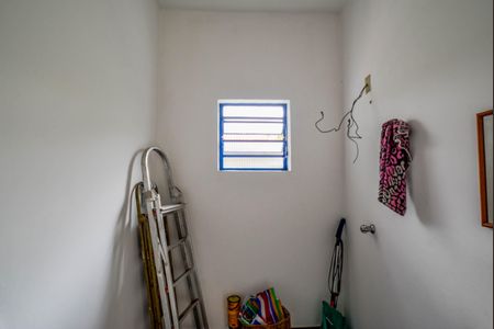 Casa à venda com 253m², 2 quartos e 4 vagasBanheiro de serviço