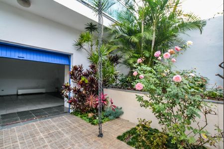 Casa à venda com 253m², 2 quartos e 4 vagasEntrada