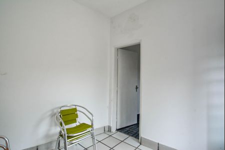 Casa à venda com 253m², 2 quartos e 4 vagasQuarto de Serviço