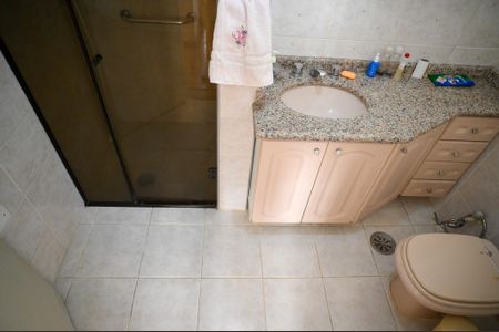 Apartamento à venda com 79m², 2 quartos e sem vagaBanheiro