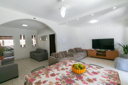 Casa à venda com 3 quartos, 180m² em Céu Azul, Belo Horizonte