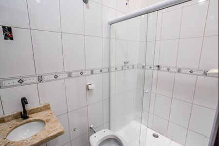 Casa para alugar com 120m², 3 quartos e 2 vagasBanheiro Social