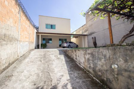 Garagem de casa à venda com 3 quartos, 300m² em Tropical, Contagem
