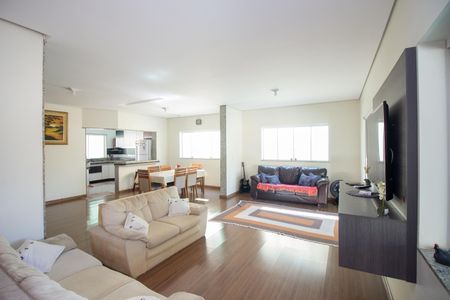 Sala de casa à venda com 3 quartos, 300m² em Tropical, Contagem