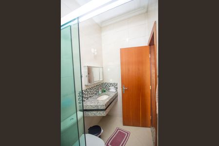 Banheiro Social de casa à venda com 3 quartos, 300m² em Tropical, Contagem