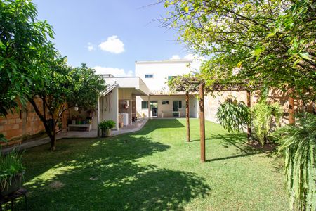 Quintal de casa à venda com 3 quartos, 300m² em Tropical, Contagem