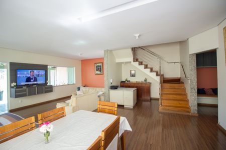 Sala de casa à venda com 3 quartos, 300m² em Tropical, Contagem