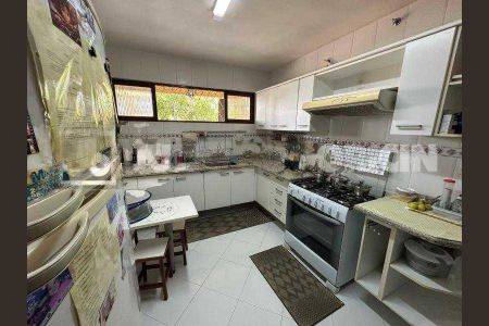 Casa de condomínio à venda com 186m², 3 quartos e 2 vagas