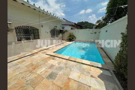Casa de condomínio à venda com 186m², 3 quartos e 2 vagas