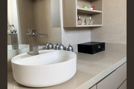 Apartamento à venda com 72m², 2 quartos e 1 vagaBanheiro da Suíte Master