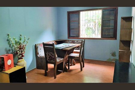 Casa à venda com 5 quartos, 225m² em Jardim Prudência, São Paulo