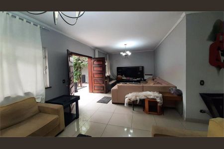 Casa à venda com 5 quartos, 225m² em Jardim Prudência, São Paulo