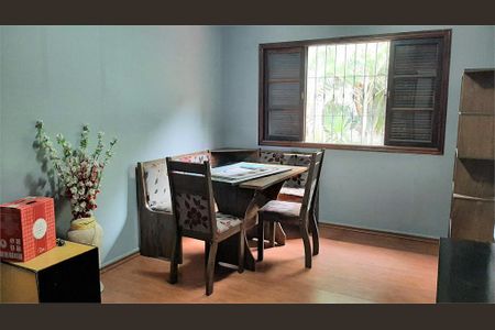 Casa à venda com 5 quartos, 225m² em Jardim Prudência, São Paulo