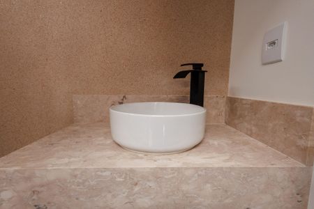 Casa de condomínio para alugar com 212m², 3 quartos e 4 vagas Casa de condomínio para alugar com 212m², 3 quartos e 4 vagasLavabo da piscina