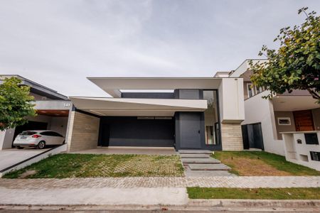 Casa de condomínio para alugar com 212m², 3 quartos e 4 vagas Casa de condomínio para alugar com 212m², 3 quartos e 4 vagasFachada