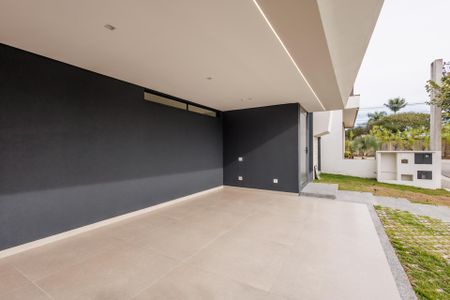 Casa de condomínio para alugar com 212m², 3 quartos e 4 vagas Casa de condomínio para alugar com 212m², 3 quartos e 4 vagasGaragem