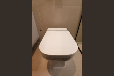 Casa de condomínio para alugar com 212m², 3 quartos e 4 vagas Casa de condomínio para alugar com 212m², 3 quartos e 4 vagasBanheiro Suíte 1