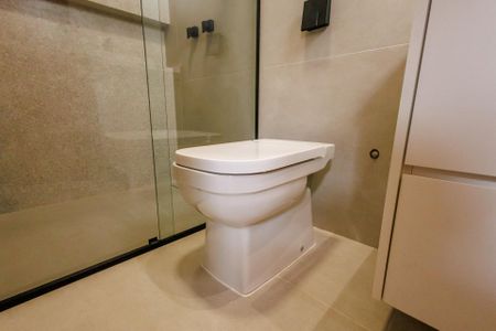 Casa de condomínio para alugar com 212m², 3 quartos e 4 vagas Casa de condomínio para alugar com 212m², 3 quartos e 4 vagasBanheiro Suíte 3