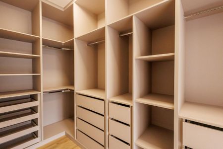 Casa de condomínio para alugar com 212m², 3 quartos e 4 vagas Casa de condomínio para alugar com 212m², 3 quartos e 4 vagasCloset Suíte 1