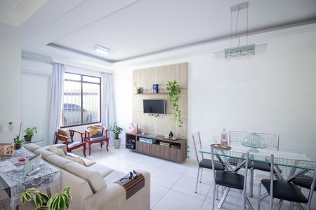 Sala de casa à venda com 3 quartos, 120m² em Europa, Contagem