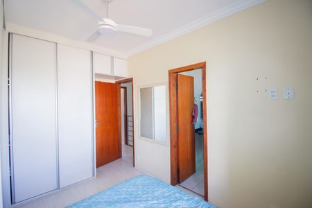 Quarto Suíte de casa à venda com 3 quartos, 120m² em Europa, Contagem