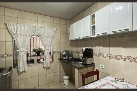 Casa à venda com 360m², 2 quartos e 4 vagas Casa à venda com 360m², 2 quartos e 4 vagasCozinha