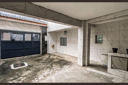 Casa à venda com 360m², 2 quartos e 4 vagas Casa à venda com 360m², 2 quartos e 4 vagasGaragem