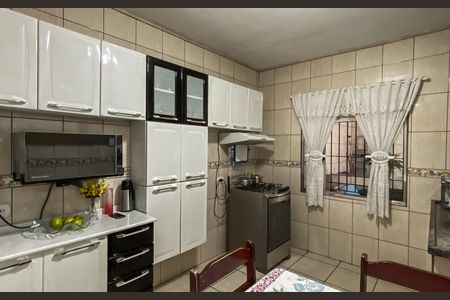 Casa à venda com 360m², 2 quartos e 4 vagas Casa à venda com 360m², 2 quartos e 4 vagasCozinha