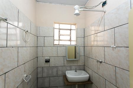 Casa para alugar com 45m², 1 quarto e 1 vaga Casa para alugar com 45m², 1 quarto e 1 vagaBanheiro